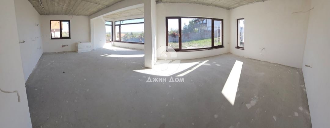 Двуетажна къща с двор и ГЛЕДКА МОРЕ в с. Лъка - 0