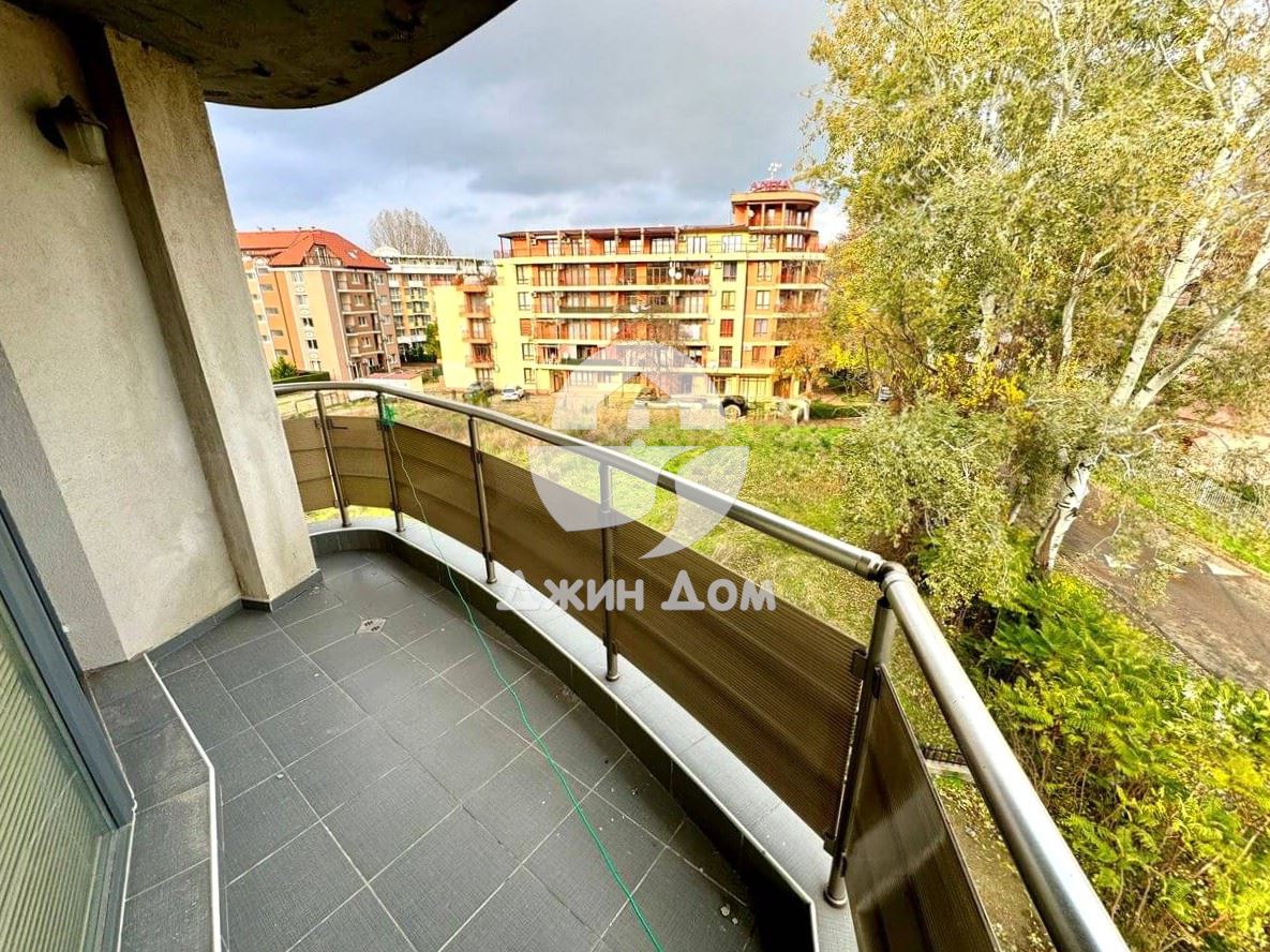 Двустаен апартамент в жилищна сграда, к.к Слънчев бряг - 0