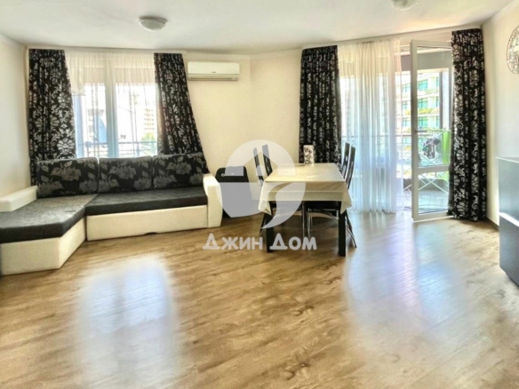 Просторен двустаен апартамент в к-с „Съни Бийч Плаза“, Слънчев бряг - 0