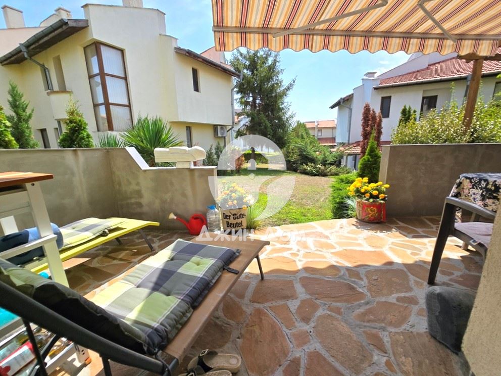 Двуетажна къща с ГЛЕДКА ПЛАНИНА в к-с Алмонд Хил Вилас, с. Кошарица - 0