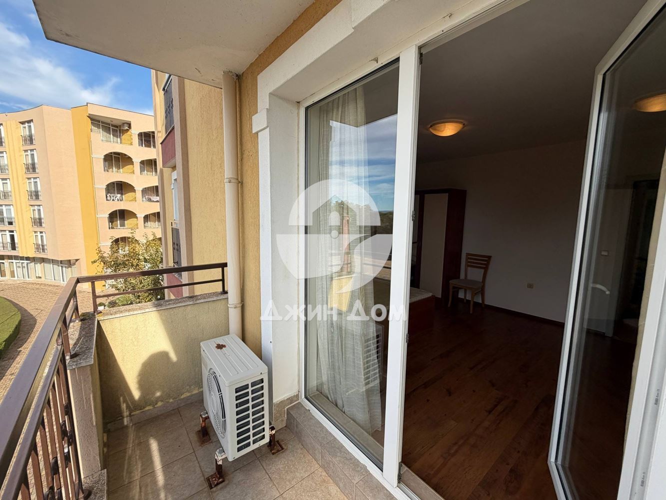 Тристаен апартамент на ПЪРВА ЛИНИЯ в к-с „Мидия“, гр. Ахелой - 0