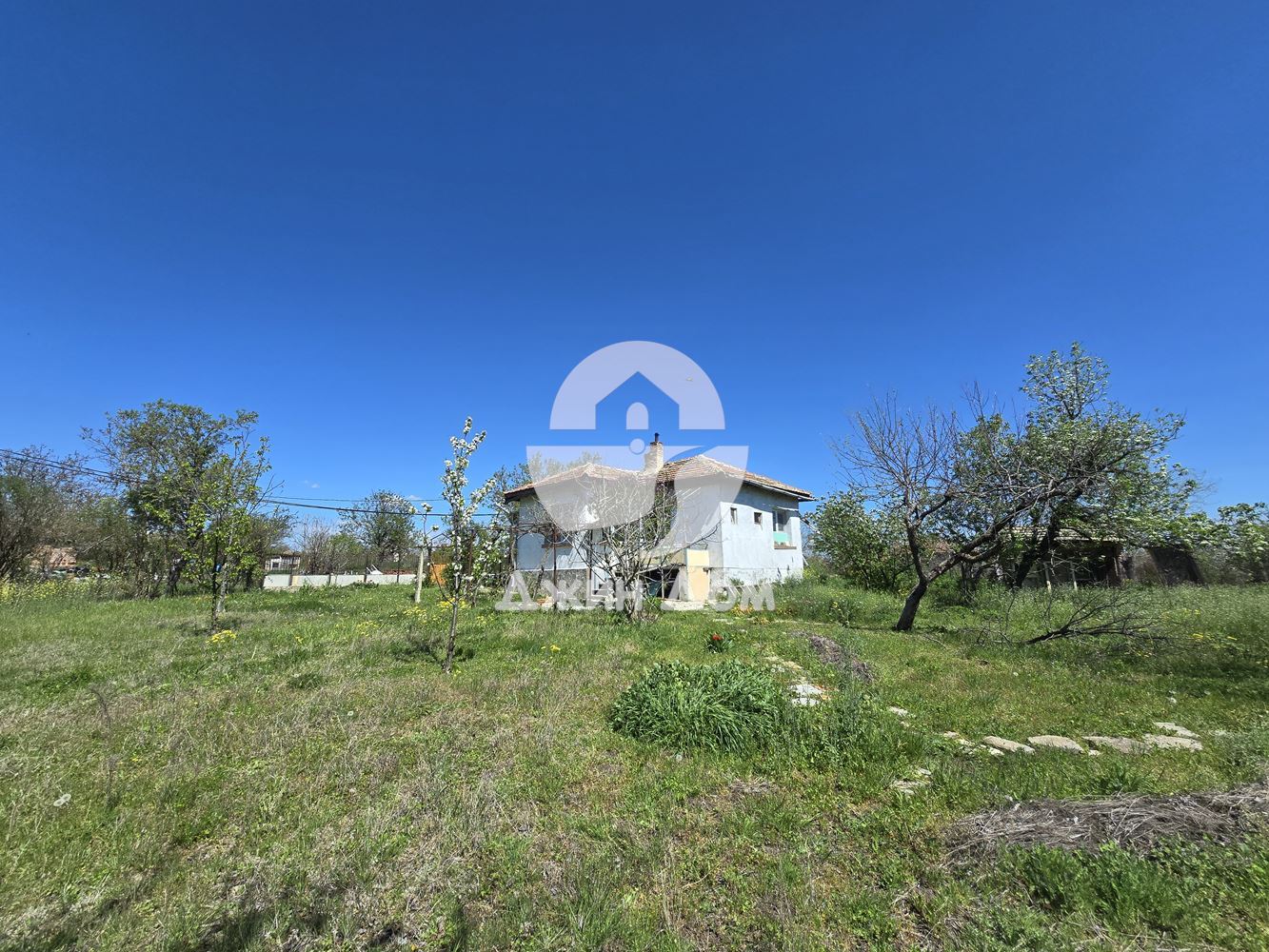 Къща с просторен двор в с. Аспарухово - 0