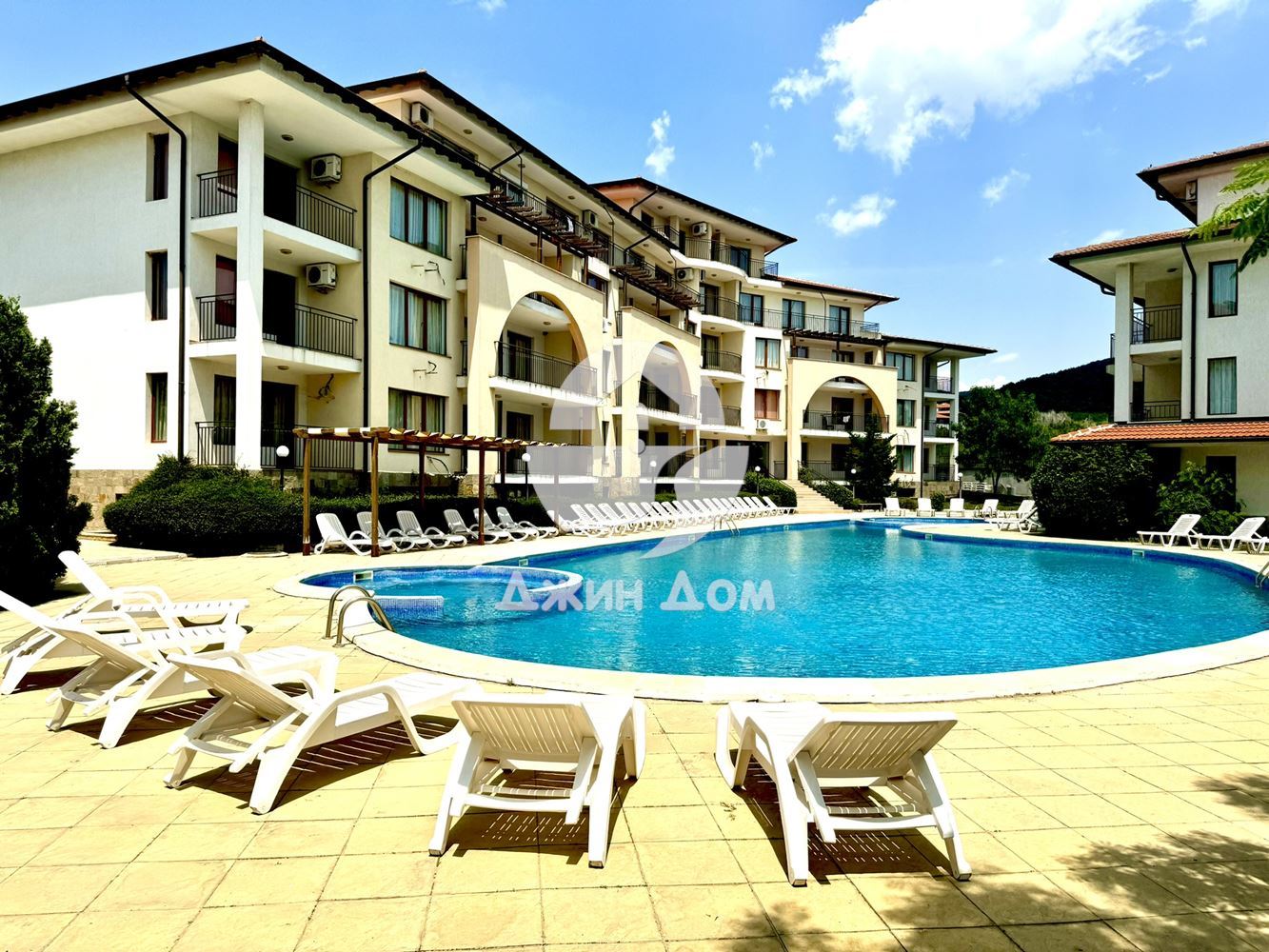 Едностаен апартамент в к-с „Арките“, с. Кошарица - 0