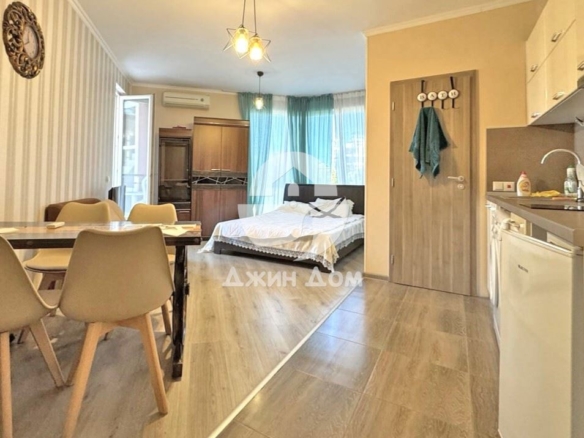 Просторен едностаен апартамент в к-с „Вип Вижън“, к.к. Слънчев бряг - 0