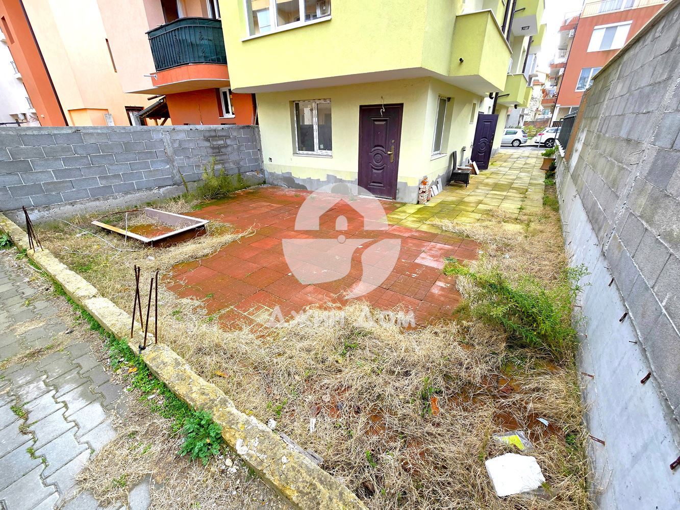 Едностаен апартамент с ДВОР и БЕЗ ТАКСА поддръжка в гр. Несебър - 0