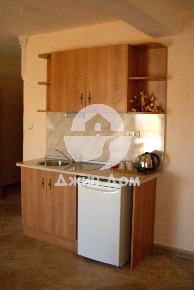 Хотел „Тропикана“ с ресторант и ГЛЕДКА МОРЕ в с. Равда - 0