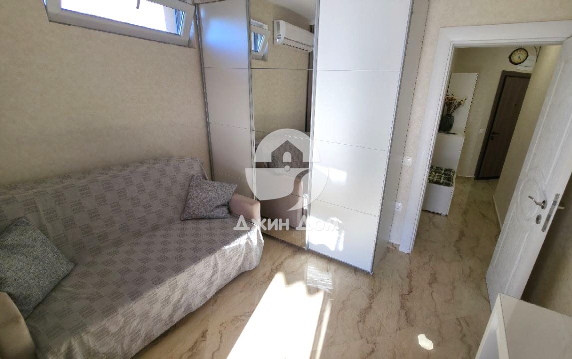 Просторен тристаен апартамент в к-с „Афродита Грийн“, Слънчев бряг - 0