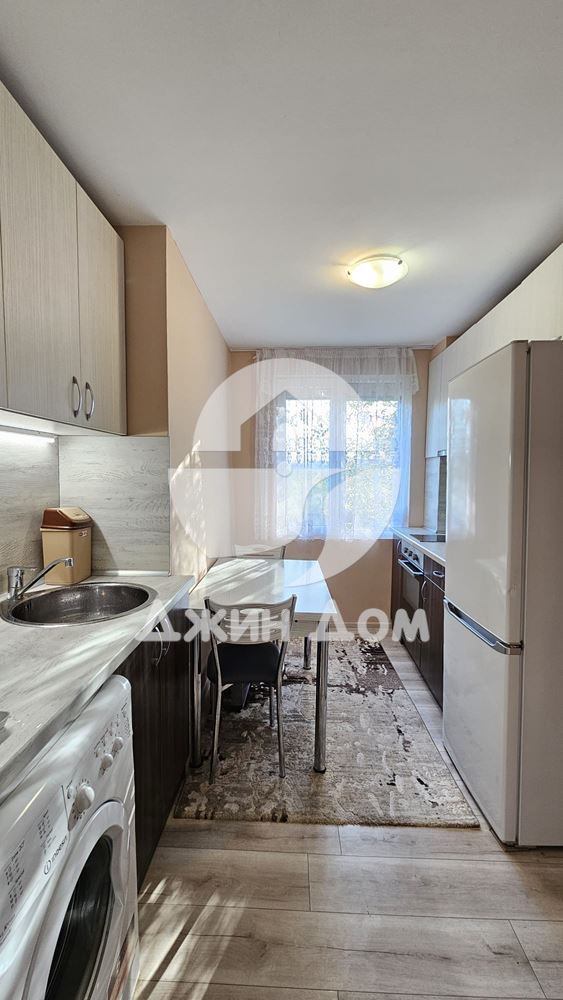 Двуетажна къща с двор в с. Проход - 0