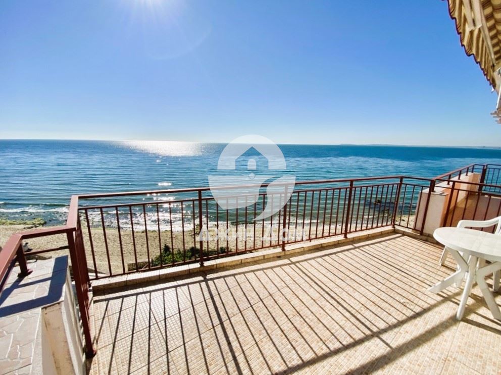 Апартамент с ПАНОРАМА МОРЕ и ПЛАНИНА в Привилидж Форт Бийч, Елените - 0