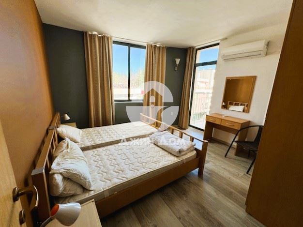 Просторен обзаведен тристаен апартамент в к-с Авалон, Слънчев бряг - 0