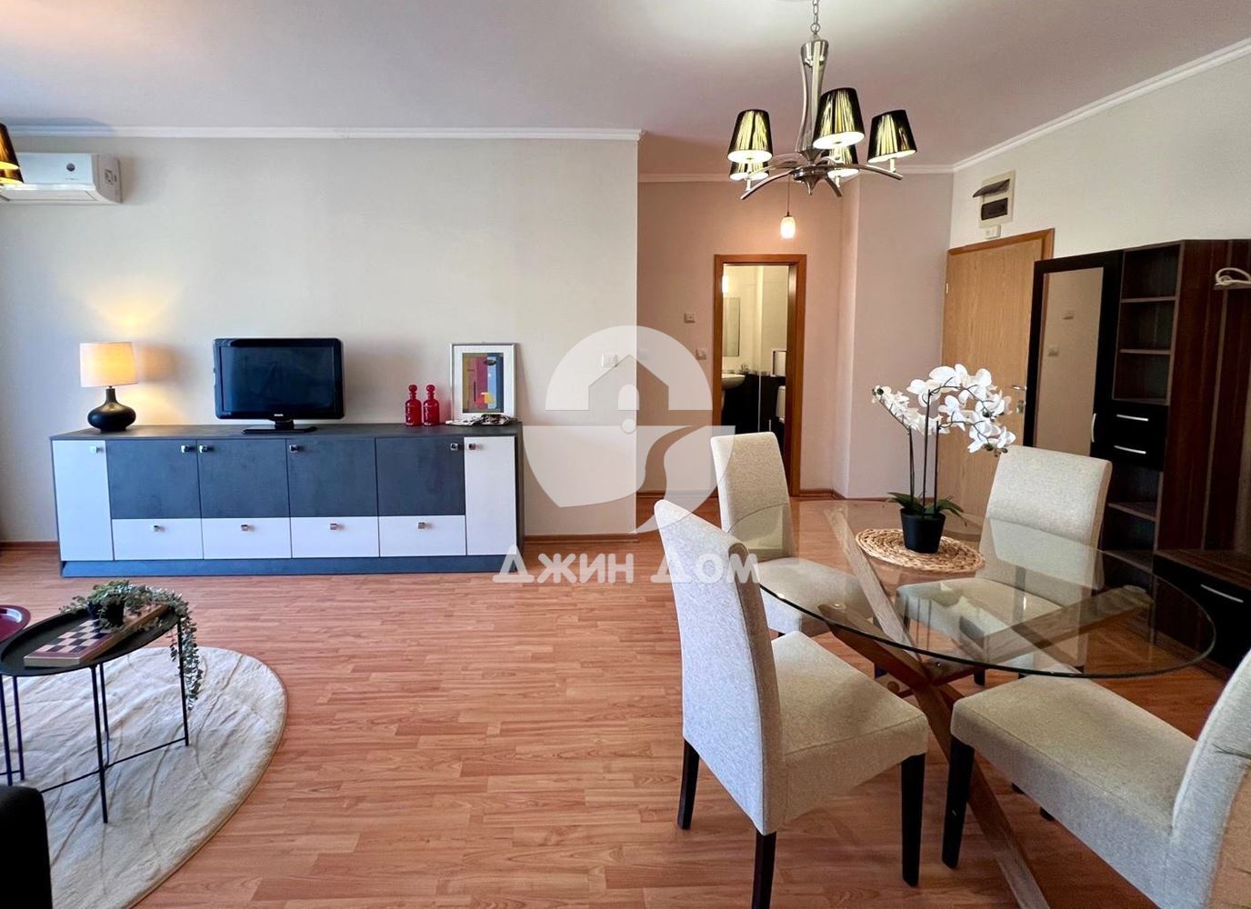 Тристаен апартамент с ЧАСТИЧНА ГЛЕДКА МОРЕ в к-с "Райска градина" - 0