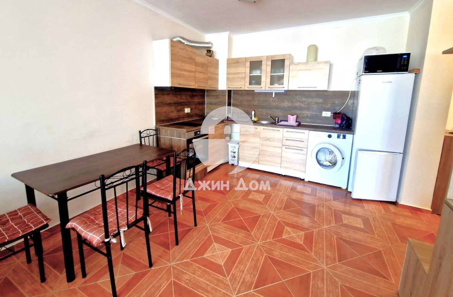 Двустаен апартамент в к-с „Сън Уейв“, гр. Свети Влас - 0