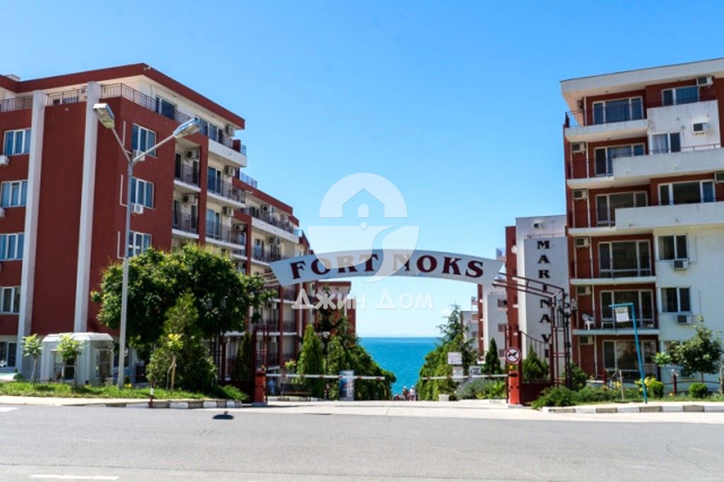 Двустаен апартамент с ПАНОРАМА МОРЕ в к-с Марина Вю Форт Бийч,Св. Влас - 0