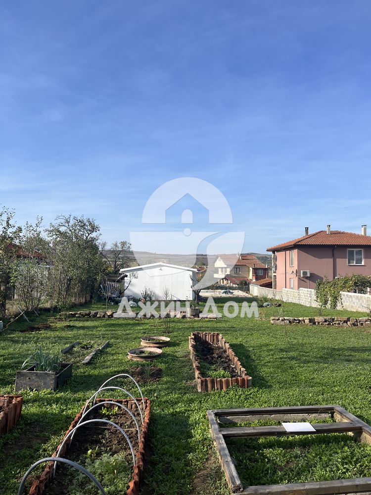 Едноетажна къща в с. Порой, обл. Бургас - 0