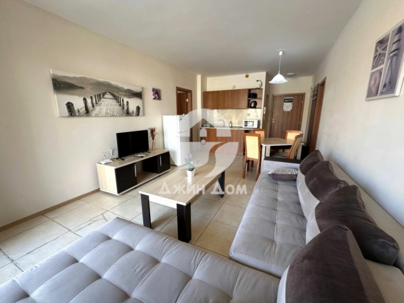 Тристаен апартамент на ПЪРВА ЛИНИЯ в к-с „Мидия“, гр. Ахелой - 0