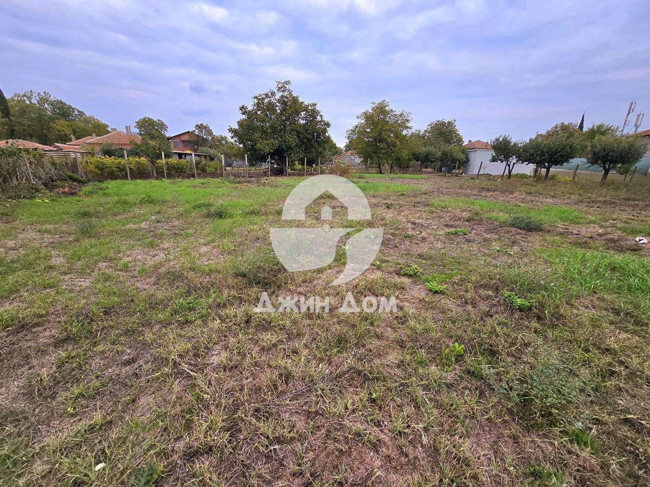 Поземлен имот в с. Гюльовца - 0