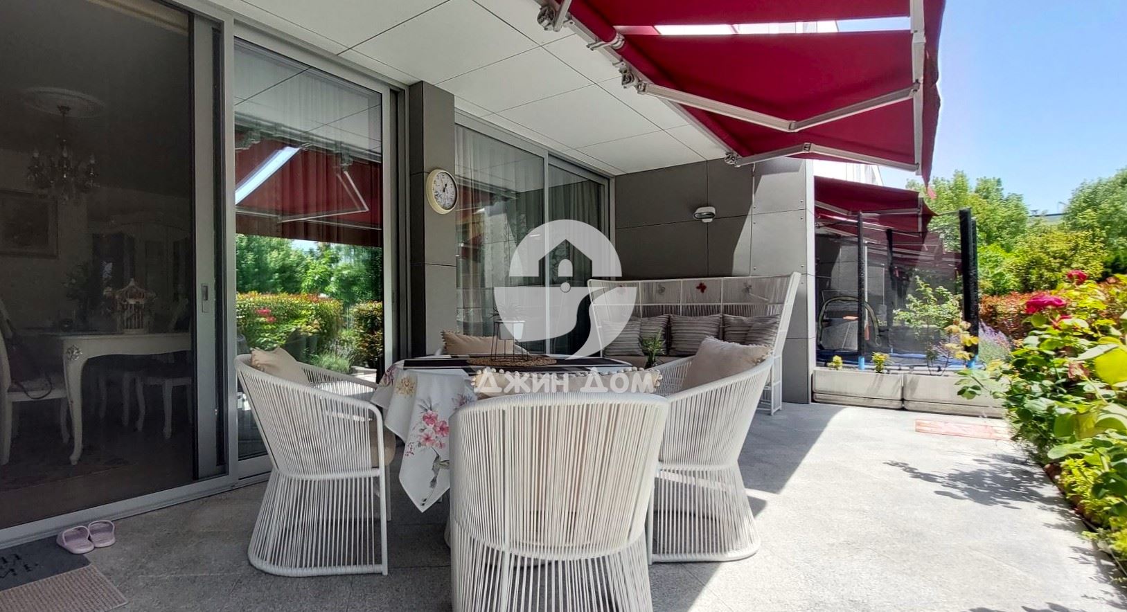 Двуетажна къща с басейн в к-с Атлантис Премиум Хаузес, кв. Сарафово - 0