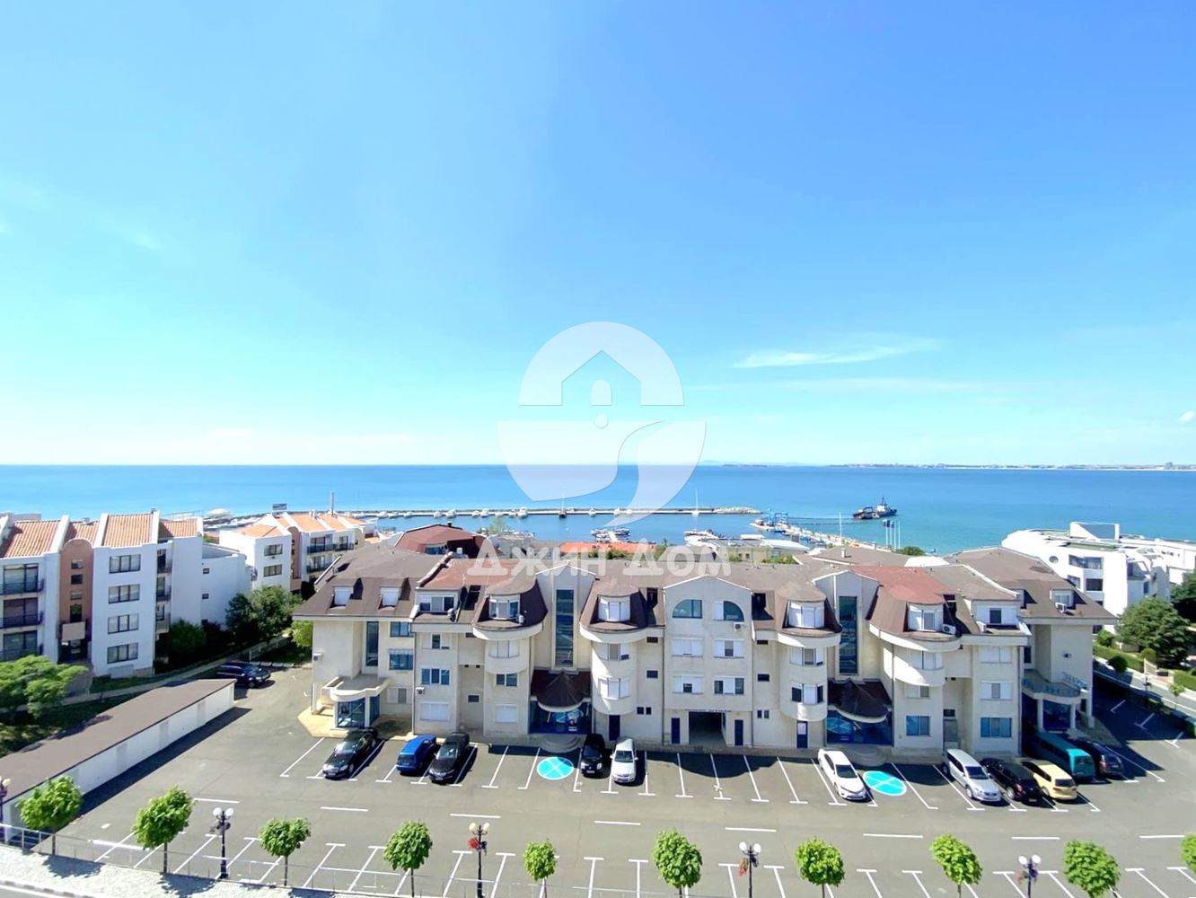 Тристаен апартамент с ПАНОРАМА МОРЕ в к-с Лазур 5, гр. Свети Влас - 0