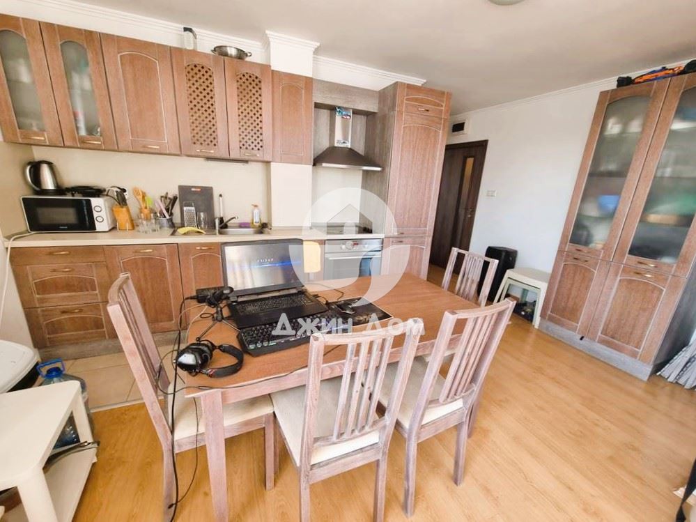 Тристаен апартамент с ГЛЕДКА МОРЕ в к-с Вила Анторини, гр. Свети Влас - 0