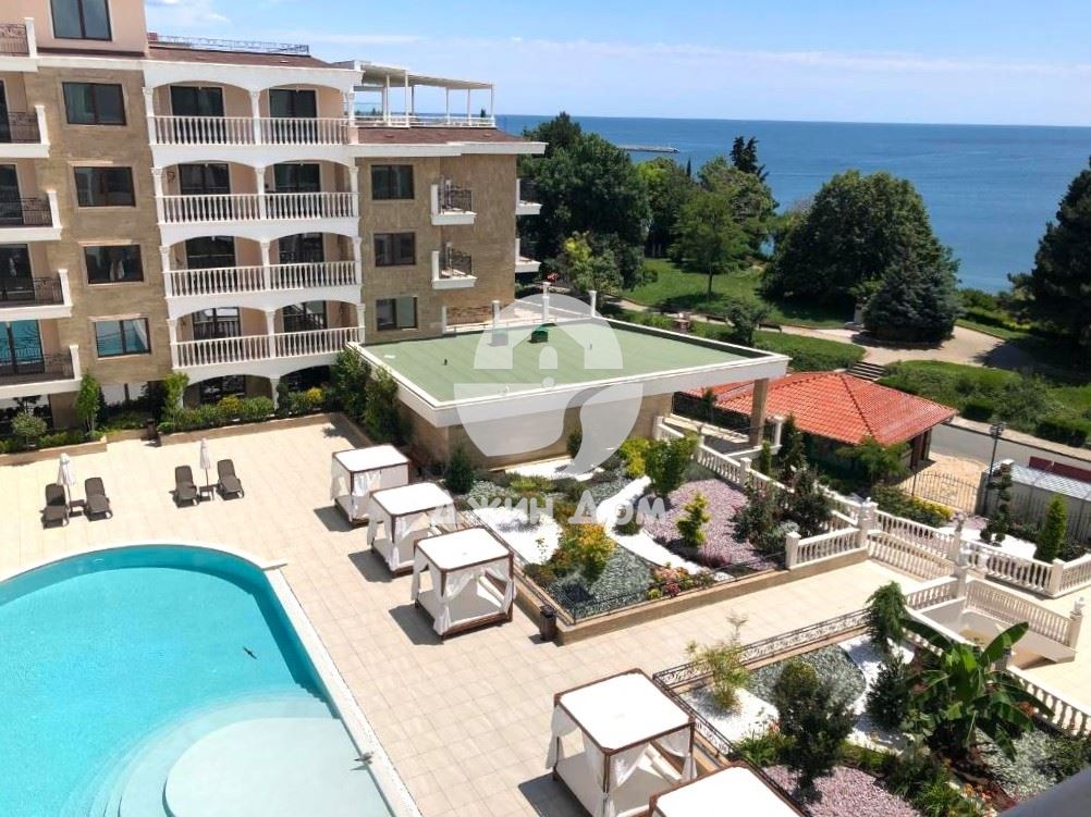 Едностаен апартамент в к-с „Валенсия Гардънс“, гр. Несебър - 0