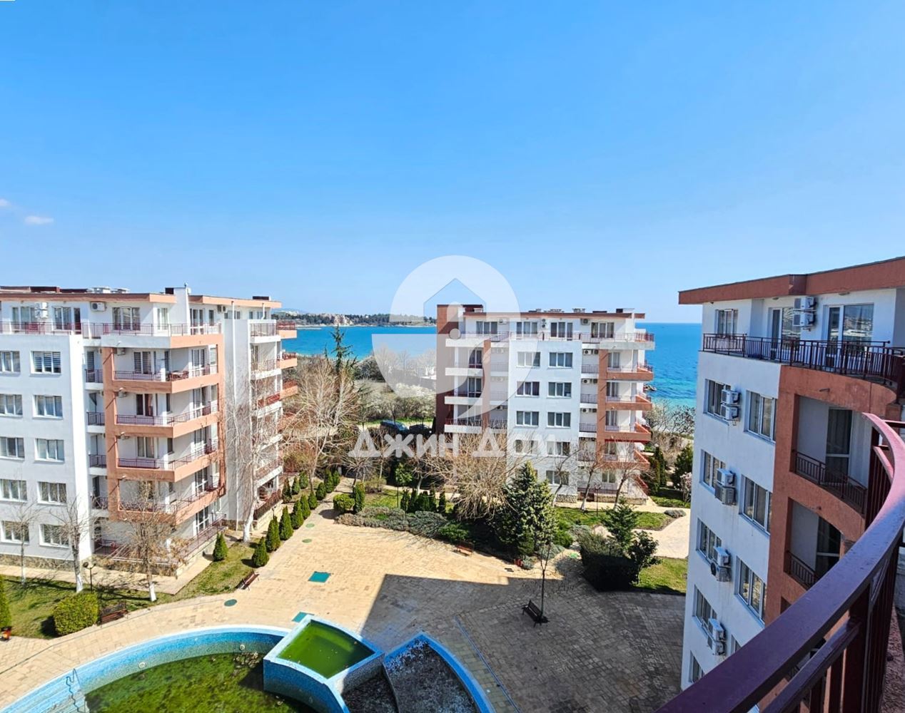 Тристаен апартамент с ГЛЕДКА МОРЕ в к-с „Ривиера Форт Бийч”, с. Равда - 0