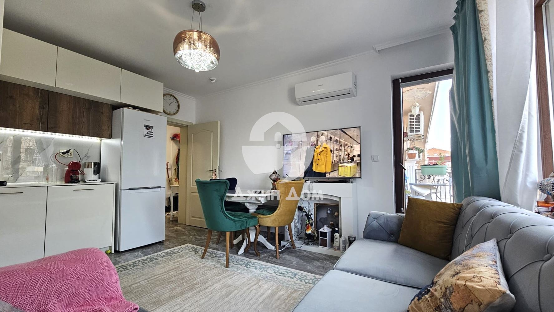 Двустаен апартамент в к-с „Валенсия Гардънс“, гр. Несебър - 0