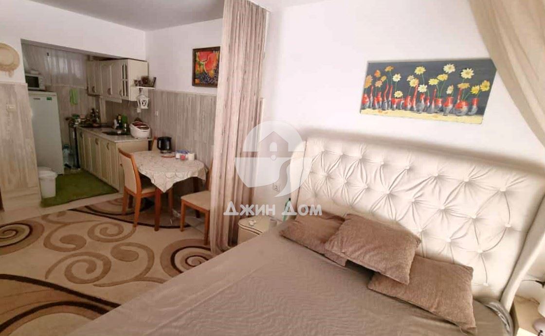 Двустаен апартамент с НИСКА ТАКСА в центъра на к.к. Слънчев бряг - 0