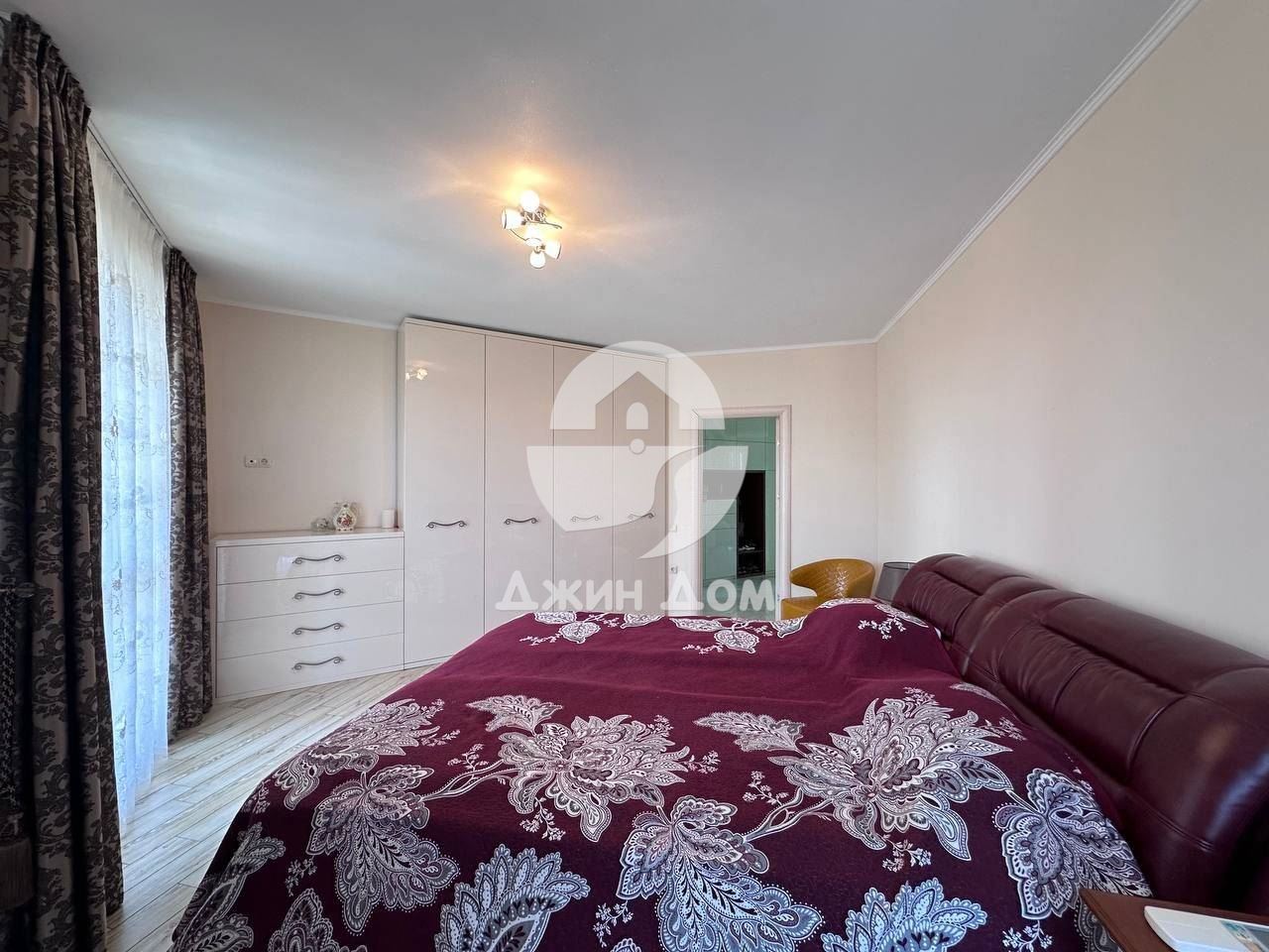 Просторен луксозен тристаен апартамент в к-с Посейдон, гр. Несебър - 0