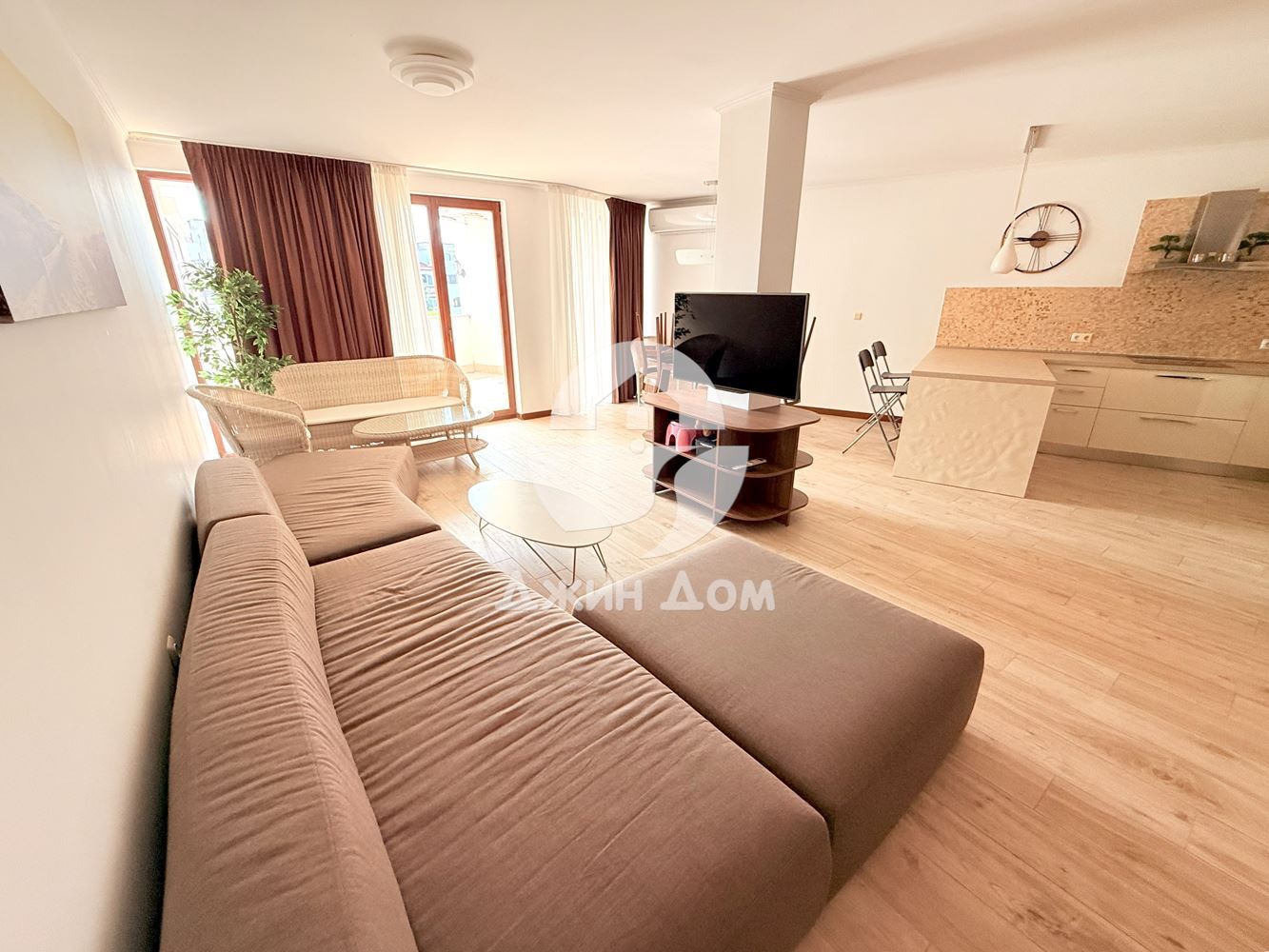 Четиристаен апартамент с ГЛЕДКА МОРЕ в к-с „Каса Реал“ гр. Свети Влас - 0