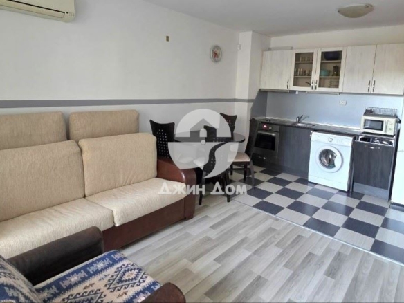 Двустаен апартамент с НИСКА ТАКСА ПОДДРЪЖКА в к-с Бътерфлай, Св, Влас - 0