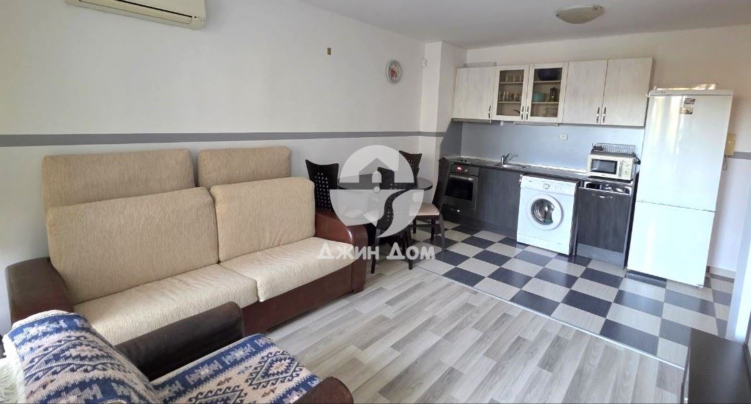 Двустаен апартамент с НИСКА ТАКСА ПОДДРЪЖКА в к-с Бътерфлай, Св, Влас - 0