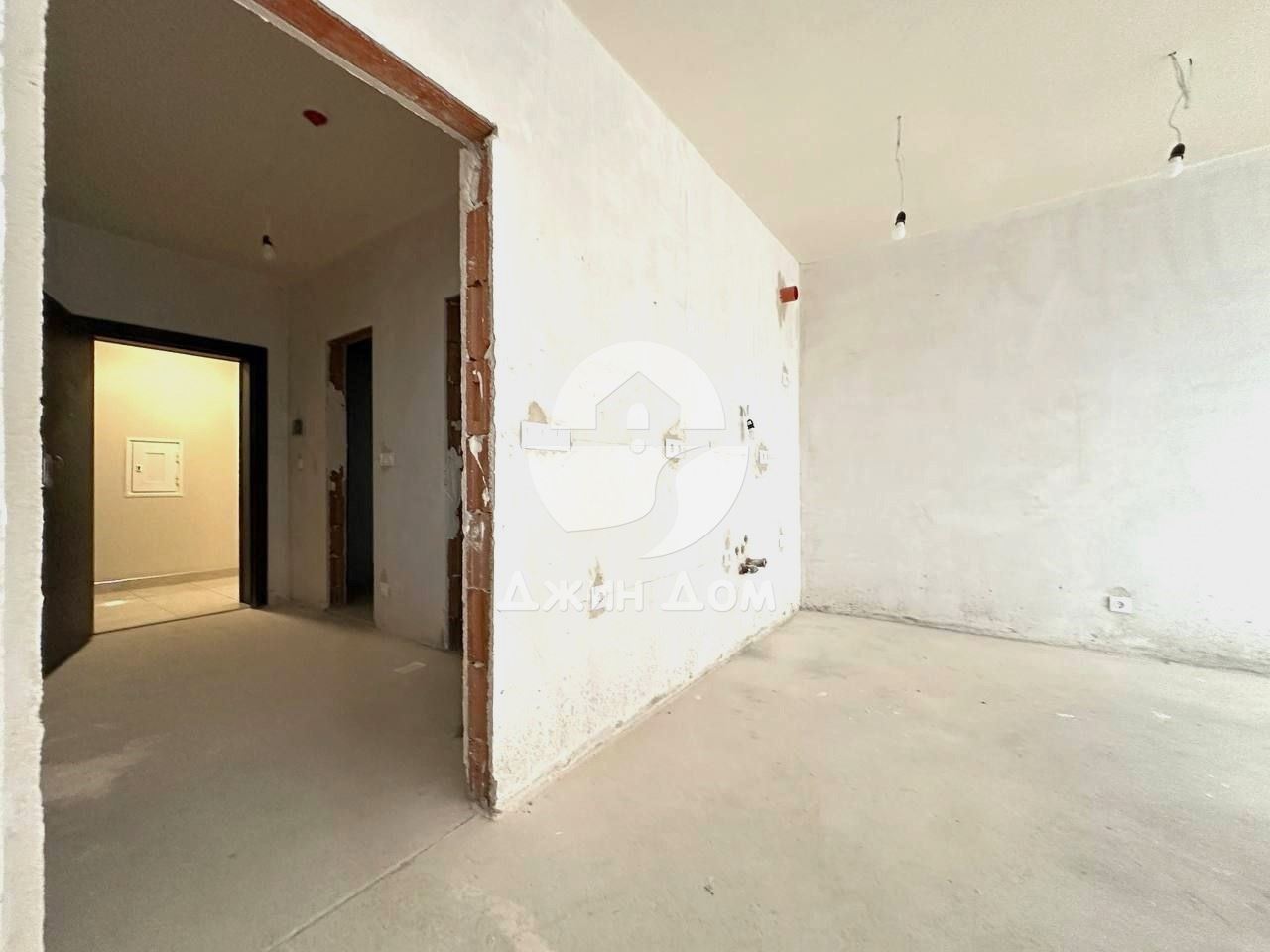 Просторен двустаен апартамент в к-с „Сентрал Парк“, гр. Бургас - 0