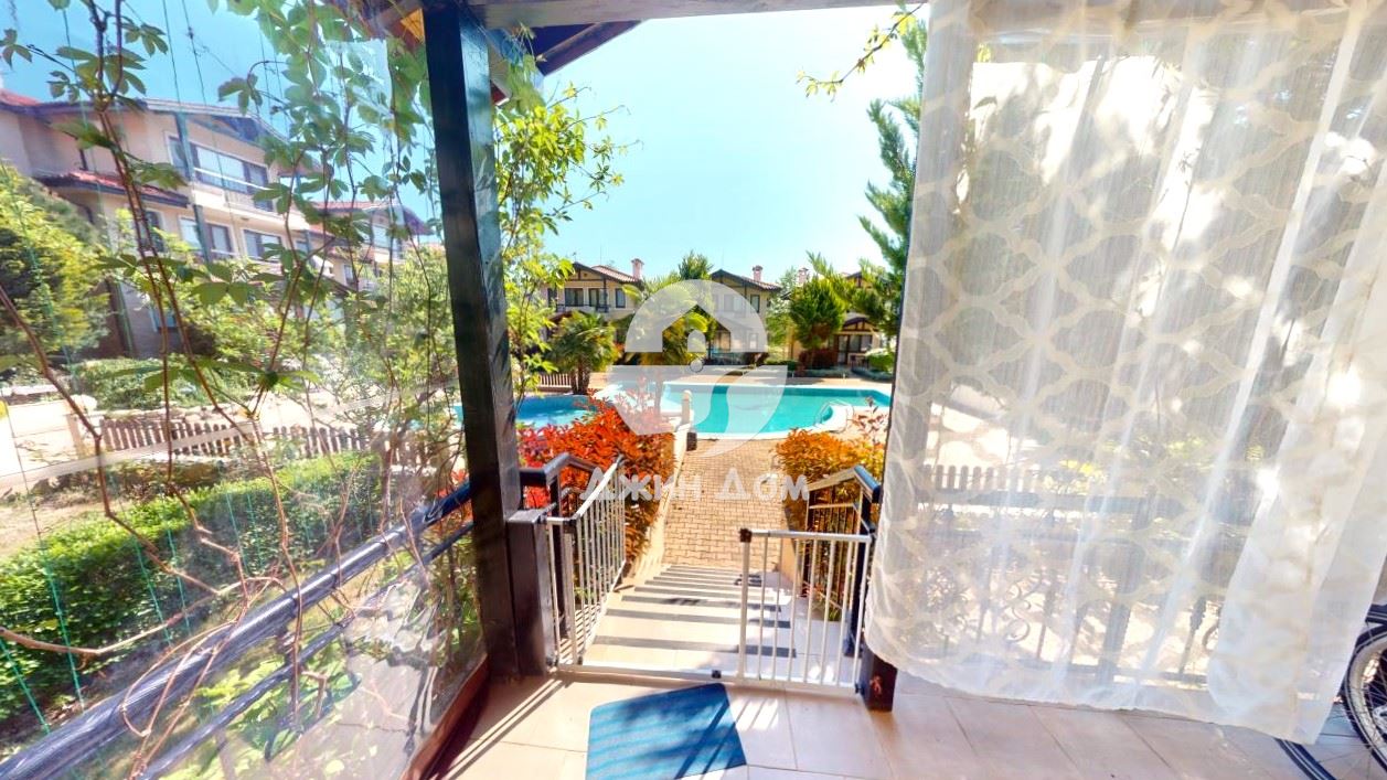 Обзаведена триетажна къща в к-с Свети Георги, с. Кошарица - 0