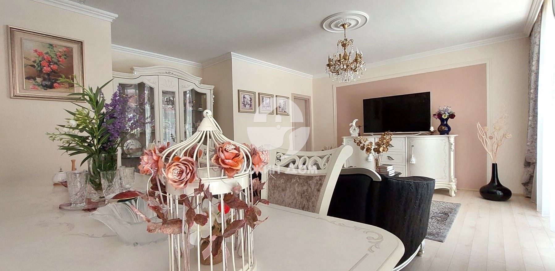 Двуетажна къща с басейн в к-с Атлантис Премиум Хаузес, кв. Сарафово - 0