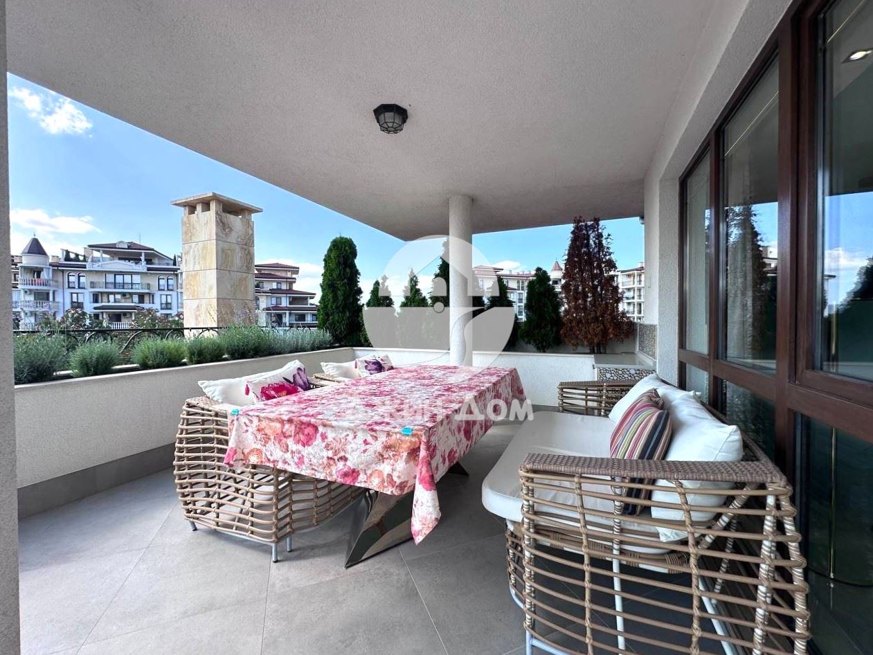 Просторен луксозен тристаен апартамент в к-с Посейдон, гр. Несебър - 0