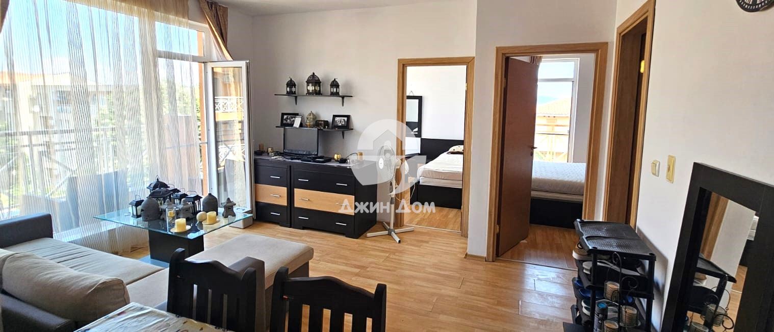 Просторен тристаен апартамент с ГЛЕДКА ПЛАНИНА в Съни Дей 6, Сл. бряг - 0