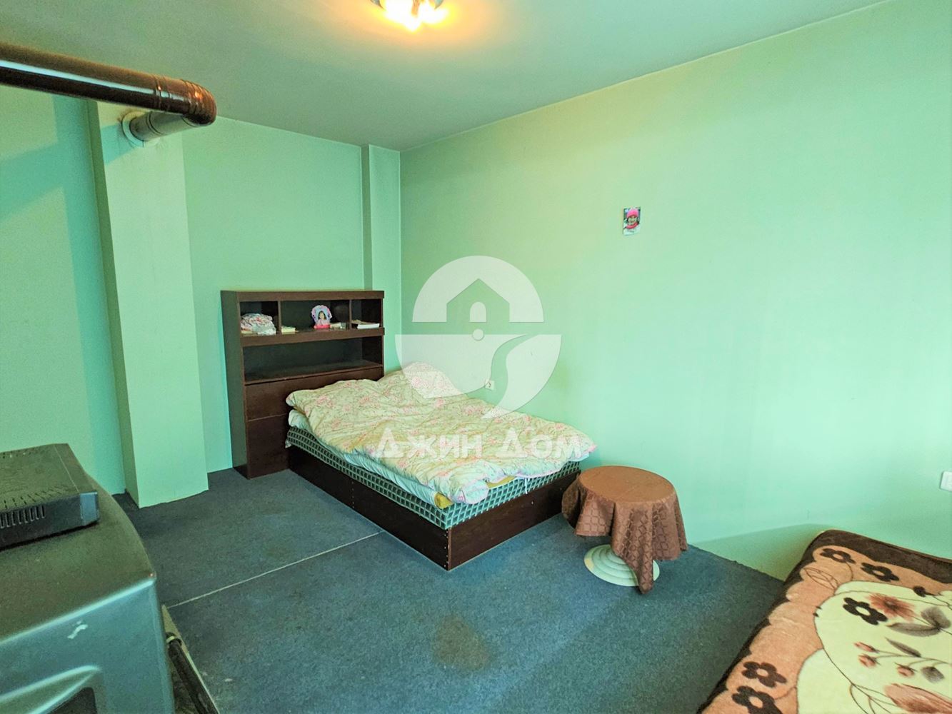 Просторна къща в с. Разбойна с гледка към планината - 0