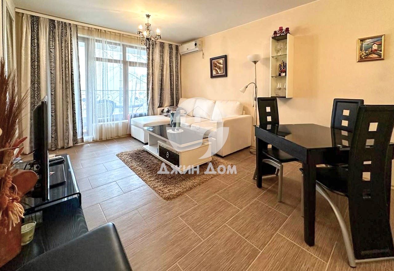 Двустаен апартамент на ПЪРВА ЛИНИЯ МОРЕ в к-с Рич 3, с. Равда - 0