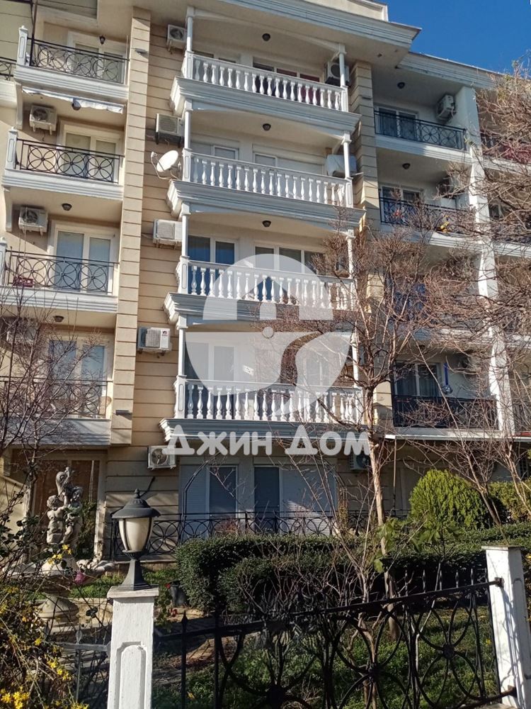 Тристаен апартамент в жилищна сграда БЕЗ ТАКСА, с. Равда - 0