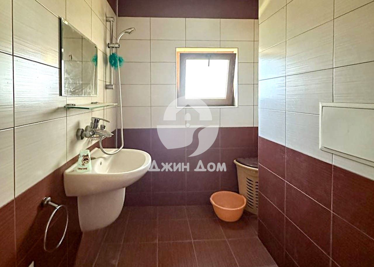 Просторна триетажна къща с ГАРАЖ в кв. Банево, гр. Бургас - 0