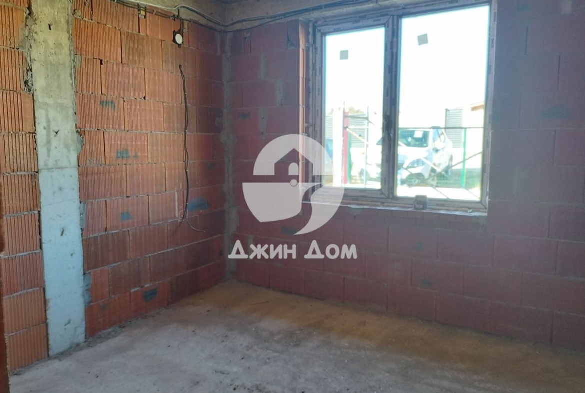 Предлагаме едноетажна къща в с. Горица - 0