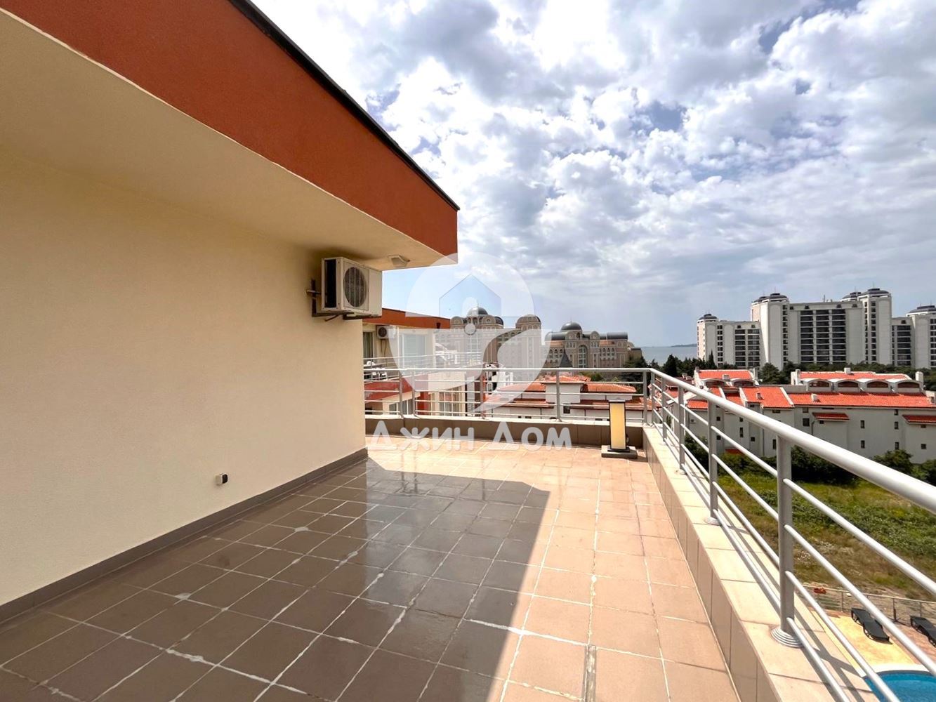 Многостаен апартамент с ГЛЕДКА МОРЕ И ПЛАНИНА в к-с Соло 1, Свети Влас - 0