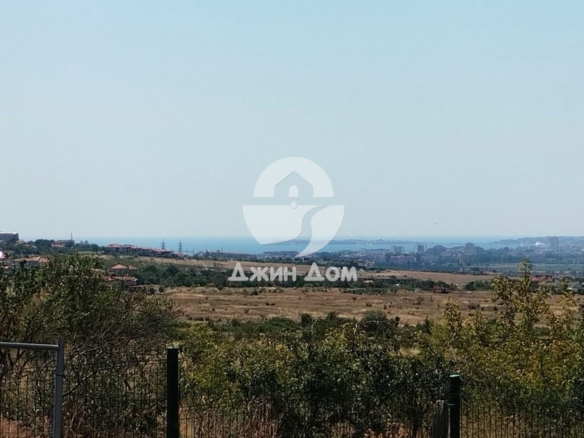 Триетажна къща с ГЛЕДКА МОРЕ в с. Кошарица - 0