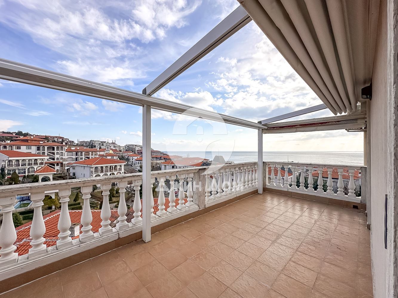 Четиристаен апартамент с ПАНОРАМА МОРЕ в к-с Каприз, гр. Свети Влас - 0