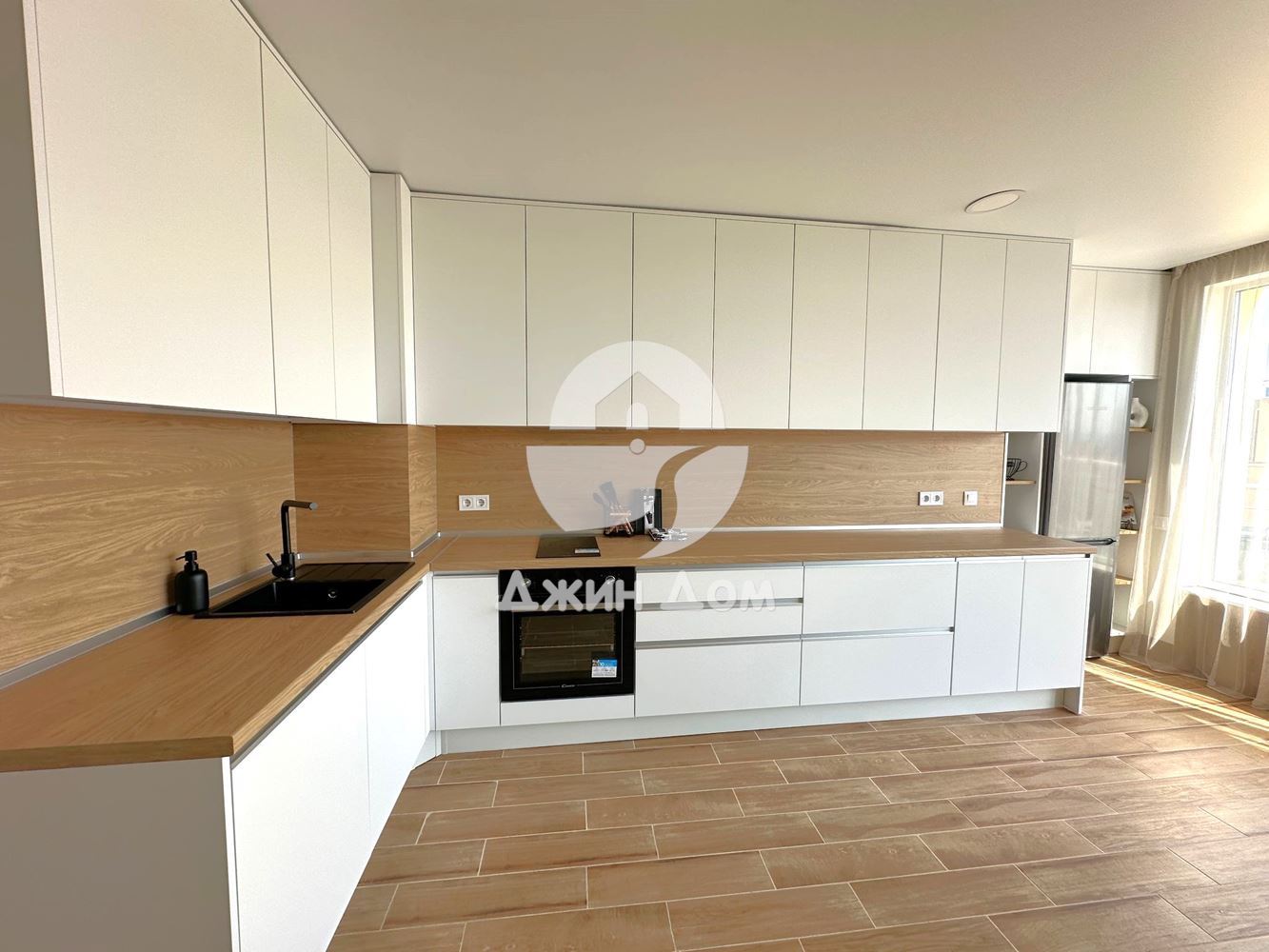 Стилен тристаен апартамент с ПАНОРАМА МОРЕ в к-с „Оазис“, с. Равда - 0