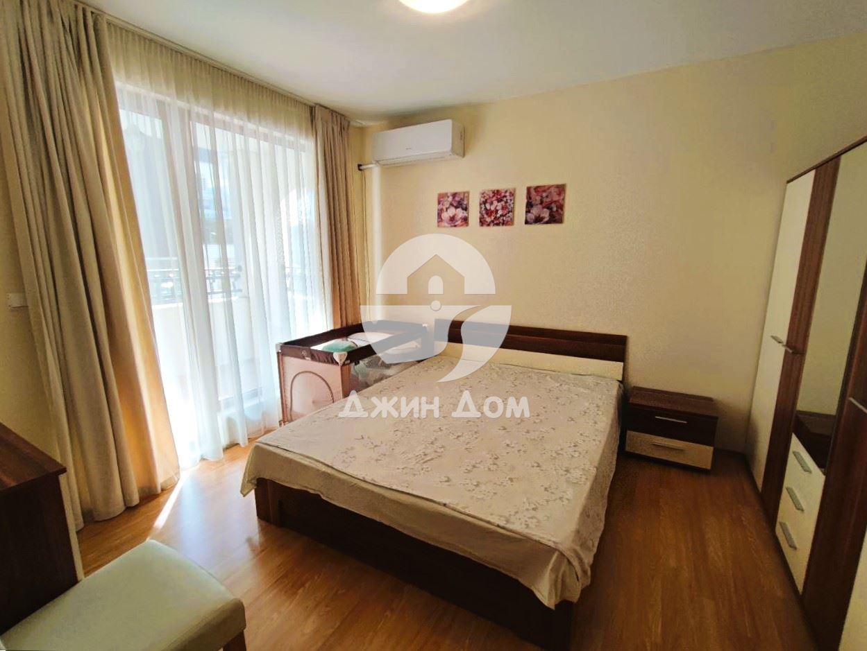 Тристаен апартамент с НИСКА ТАКСА ПОДДРЪЖКА в Марина Парк, Свети Влас - 0