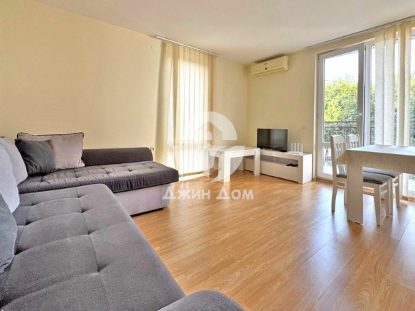 Просторен двустаен апартамент в к-с „Марина Форт Бийч“, гр. Свети Влас - 0