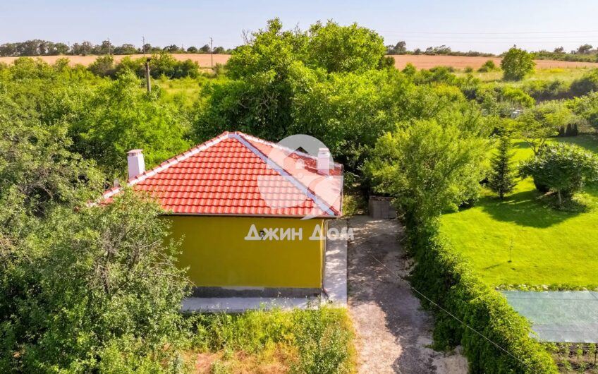 Едноетажна къща с двор в с. Дюлево, обл. Бургас - 0