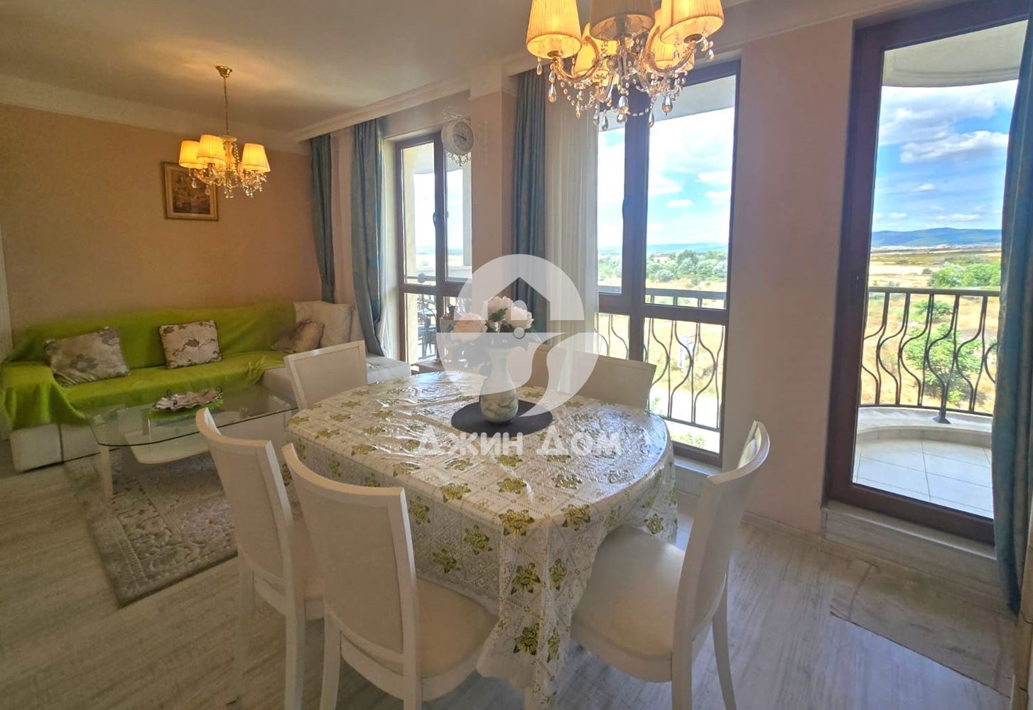 Луксозен тристаен апартамент в к-с Хармони Суитс 9, к.к. Слънчев бряг - 0