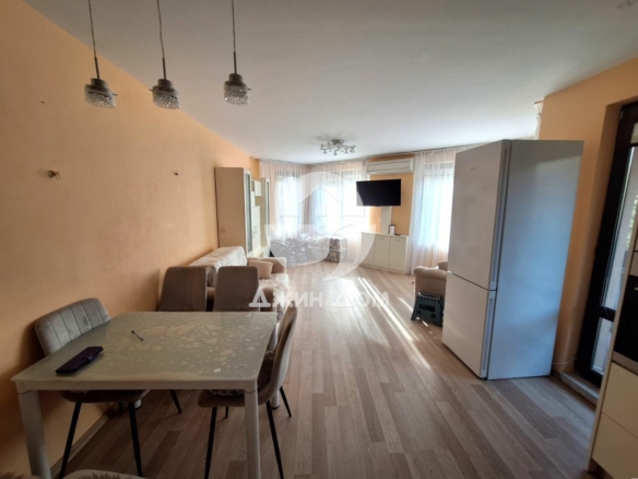 Тристаен апартамент на ПЪРВА ЛИНИЯ МОРЕ в к-с Рич 2, с. Равда - 0